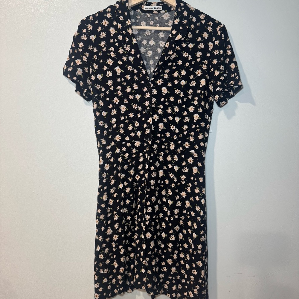 Reformation Floral Button Down Dress midi v-neck collared‎ Size Small